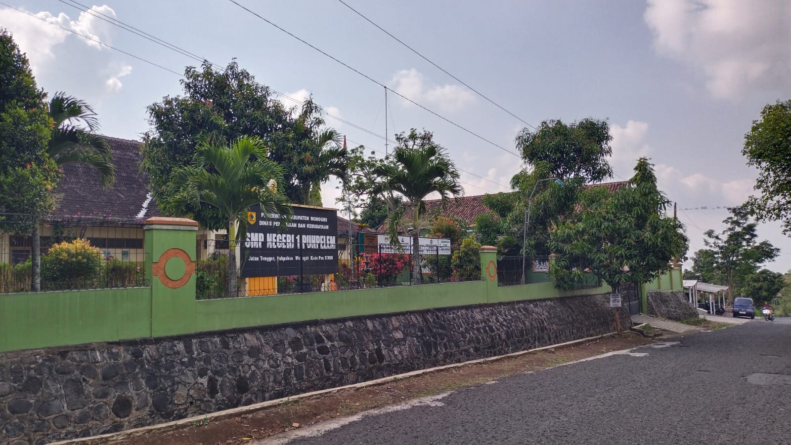 Lingkungan Sekolah 