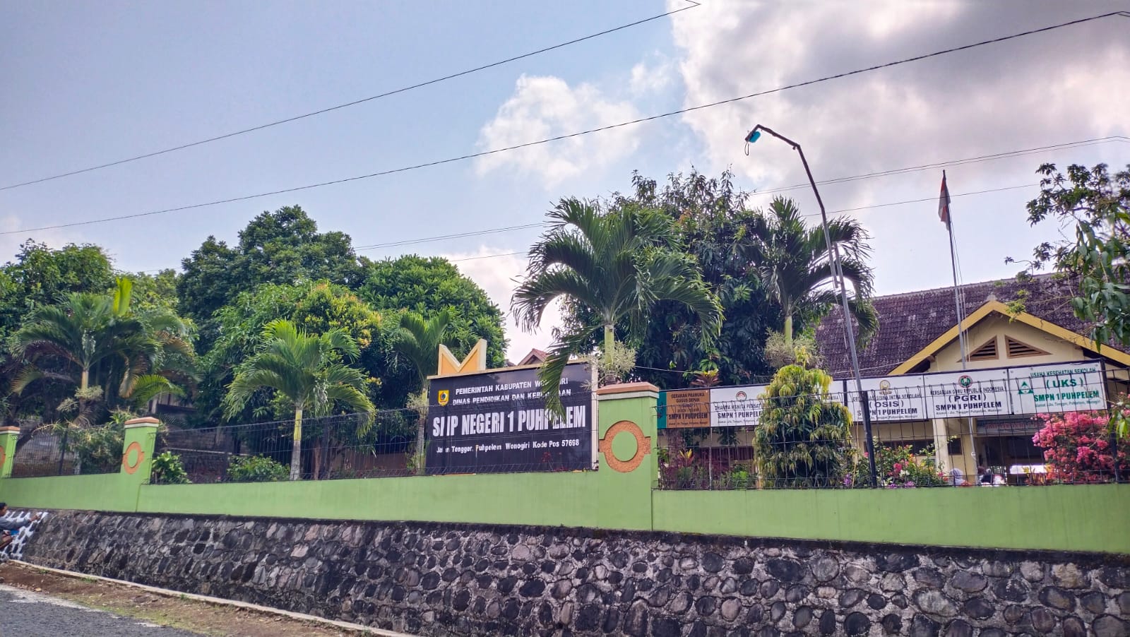 Lingkungan Sekolah 