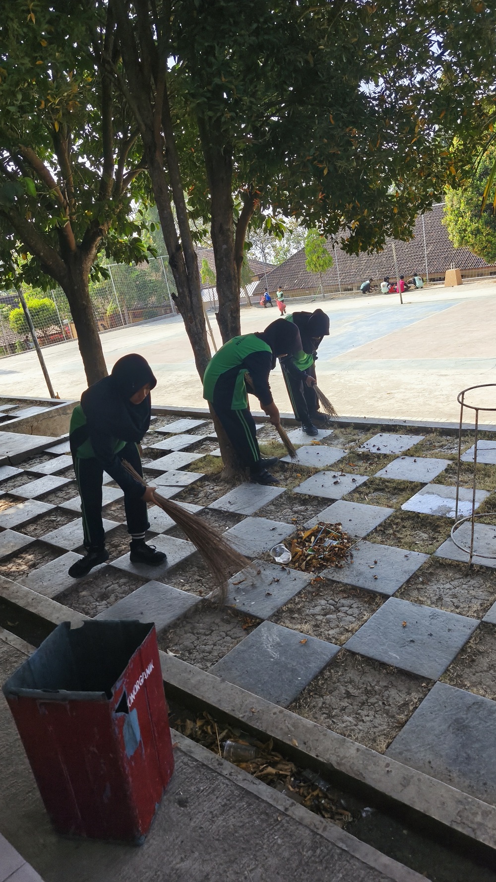 Dokumentasi Kegiatan Kebersihan SMP Negeri 1Puhpelem
